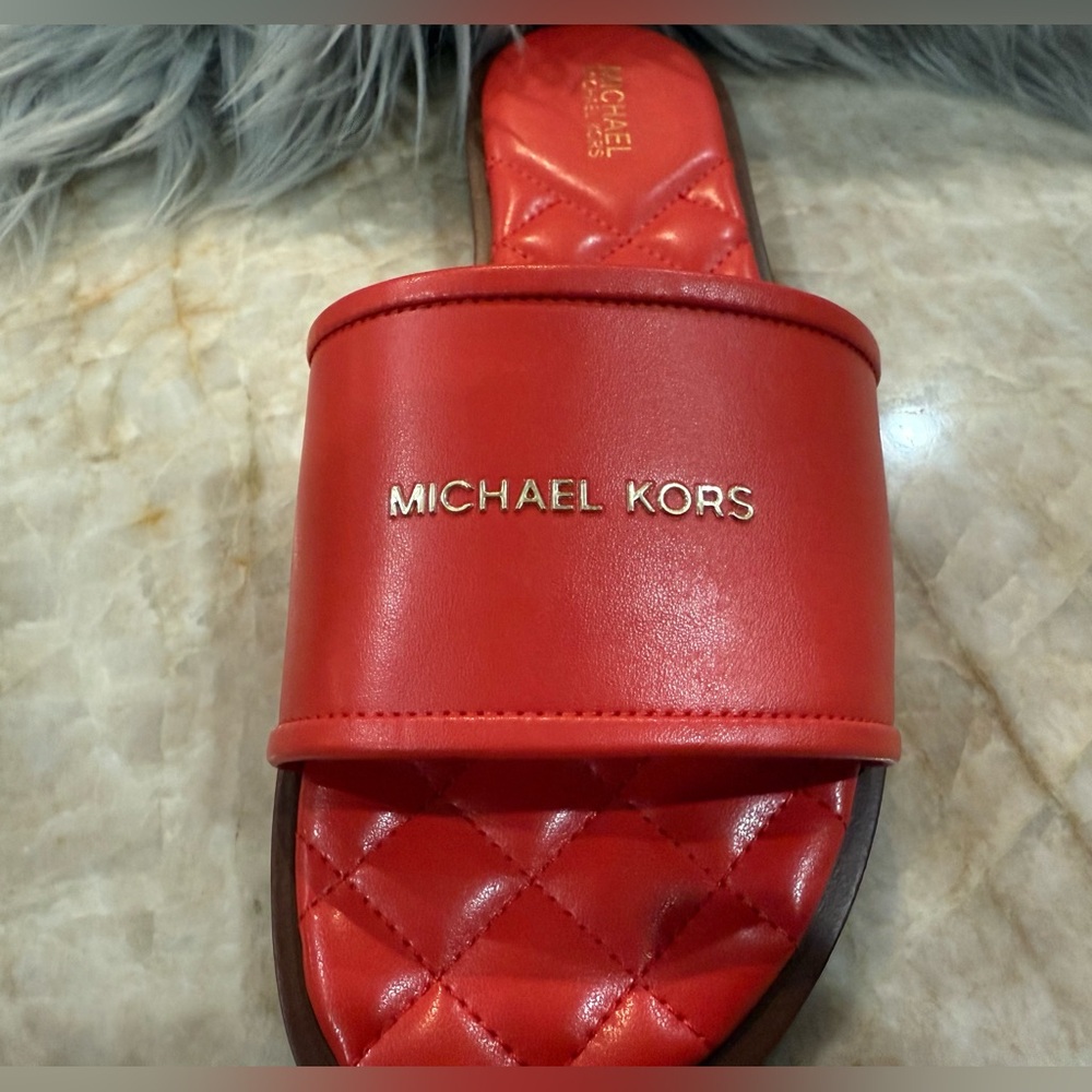 Michael Kors Red Sandals with Open Toe and Quilted Footbed - Picture 4 of 10